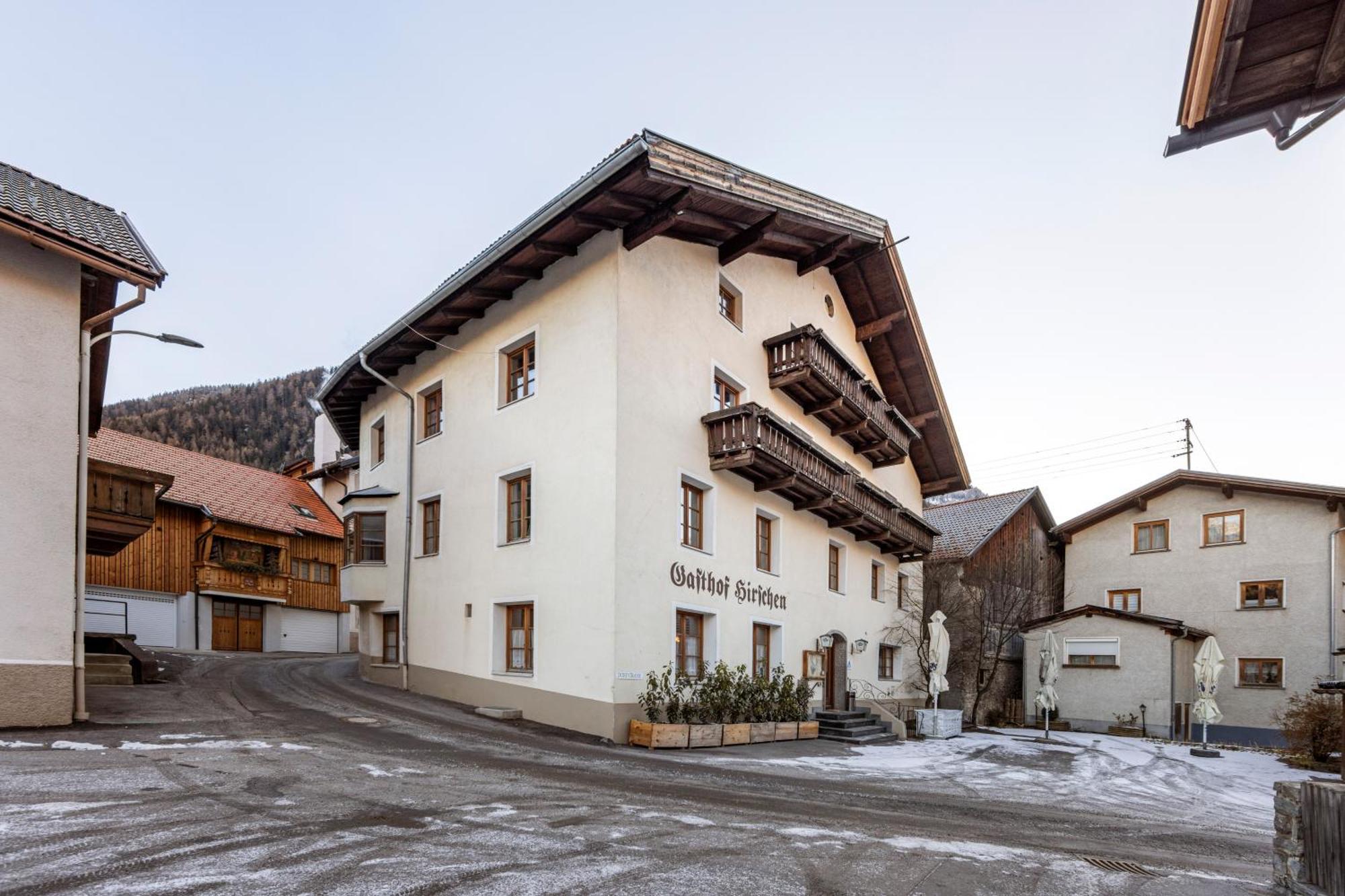 Gasthof Hirschen Pfunds Exterior photo