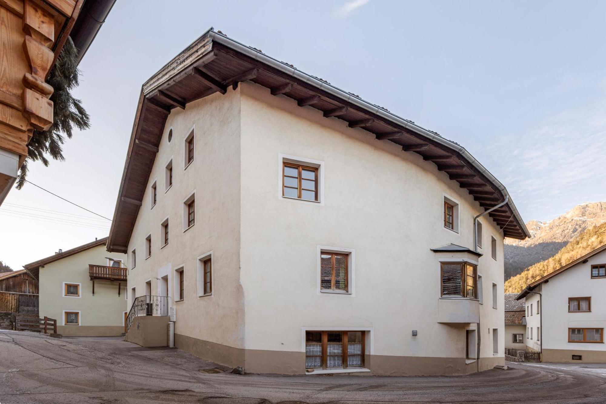 Gasthof Hirschen Pfunds Exterior photo